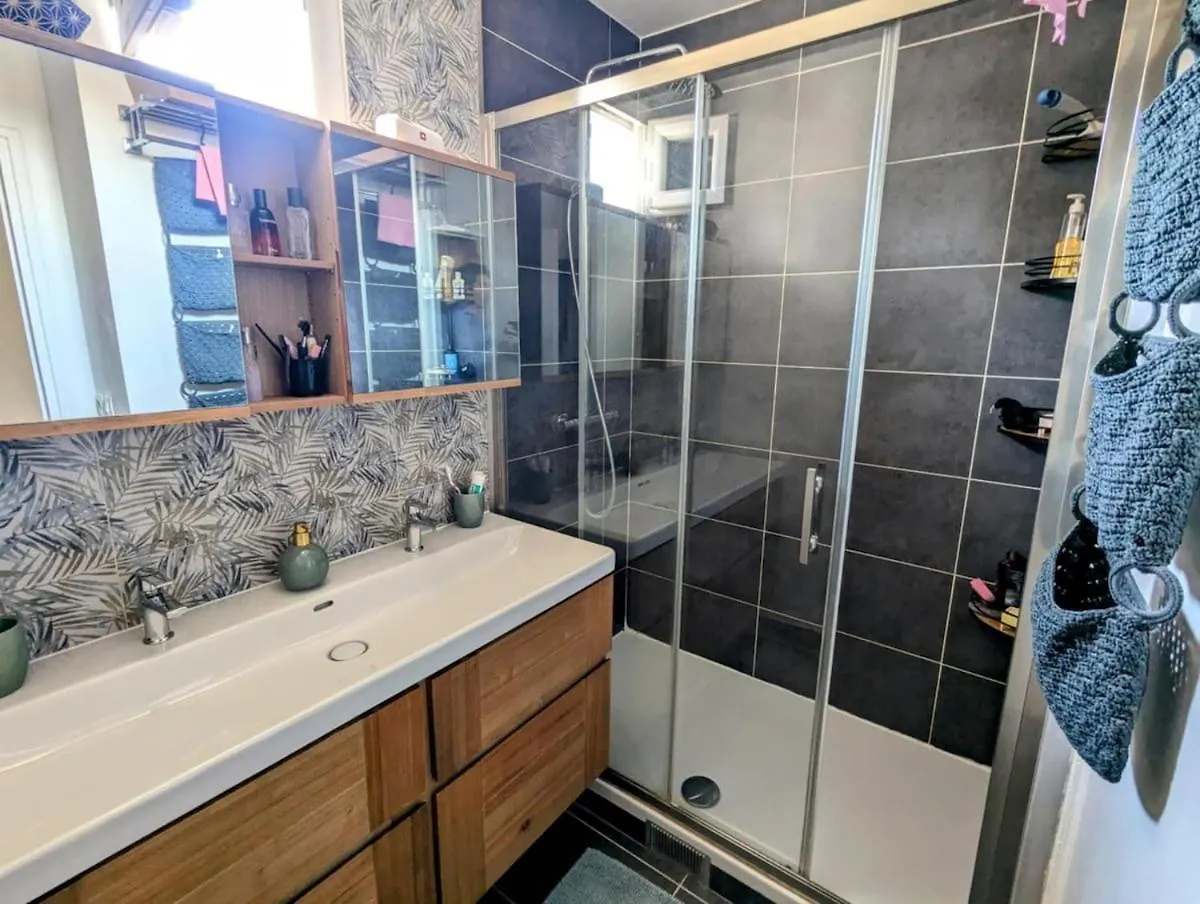 Spacieux Appartement Balcon Paris Apartment